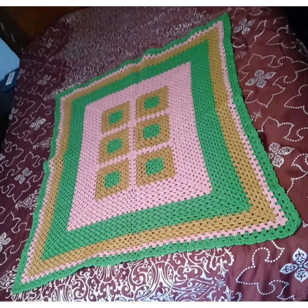 Vtg Handmade Granny Square Blanket Crochet Knit Afghan Throw Blanket 45 X‎ 37